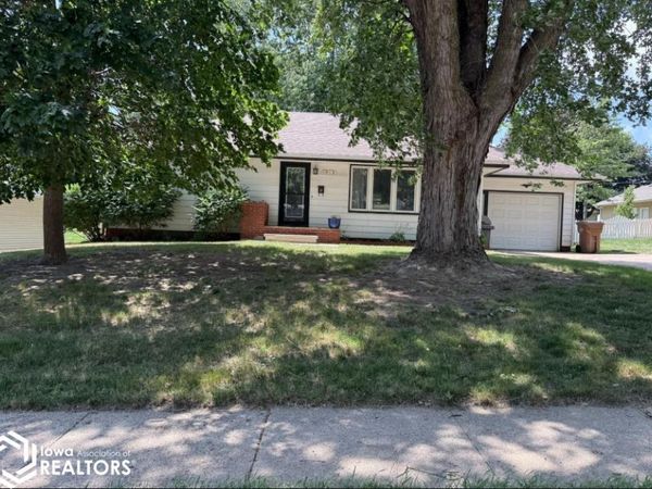 1813 Crestview Drive, Carroll, IA 51401