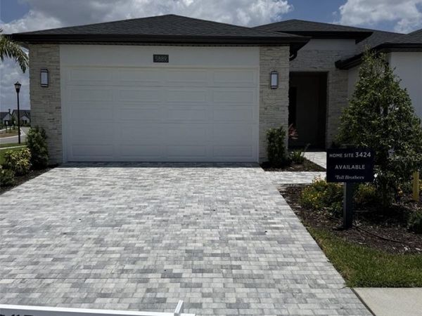 5889 WINDBREAK COURT , APOLLO BEACH, FL 33572