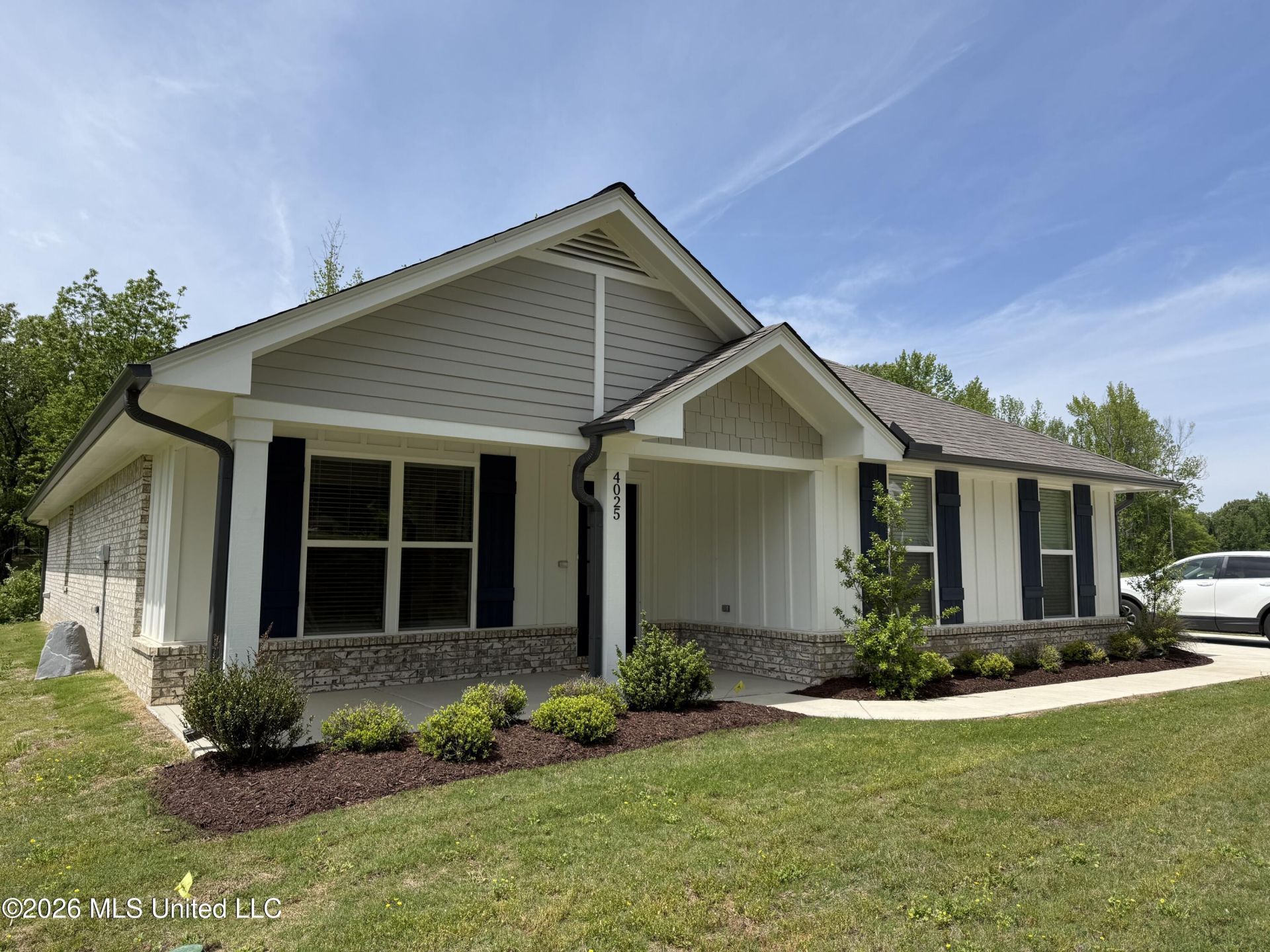 4107 W Olivia Circle, Olive Branch, MS 38654 Main Photo