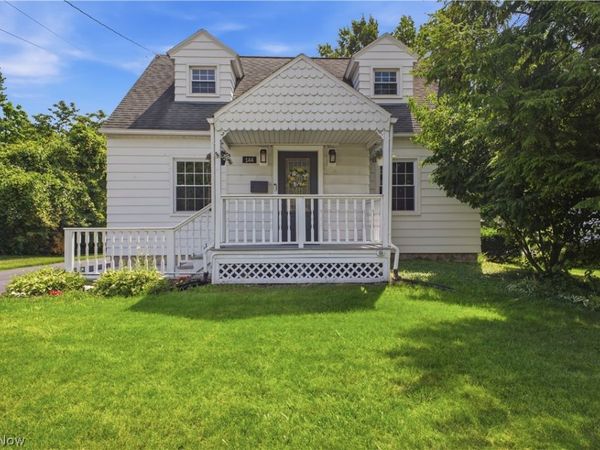 144 N Main Street , Poland, OH 44514