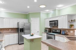 158 Lakeside Crossing Dr. photo 4