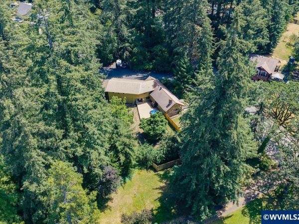940 Oak Ter, Sweet Home, OR 97386