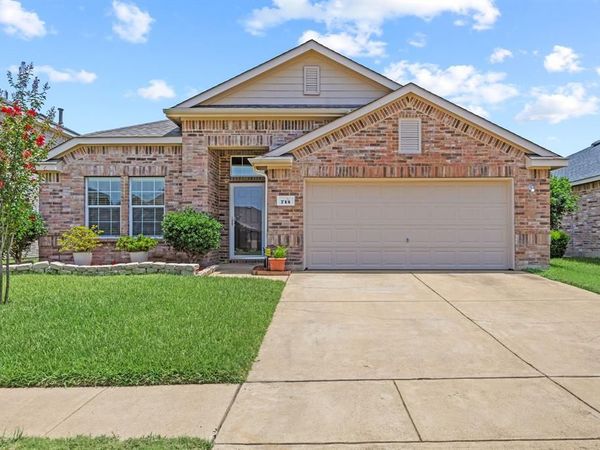 714 Bastrop Drive, Arlington, TX 76002