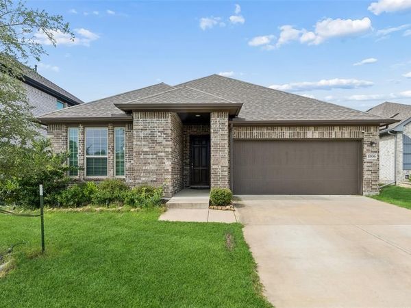 1806 Crimson Blossom Court, Wylie, TX 75098