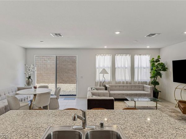 10034 Sir Atlas Court, Las Vegas, NV 89148