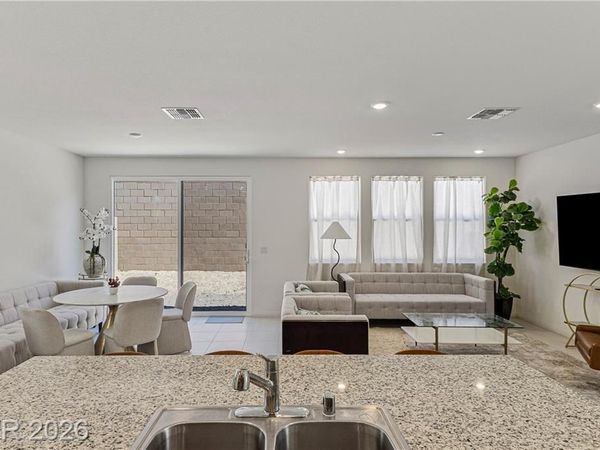10034 Sir Atlas Court, Las Vegas, NV 89148