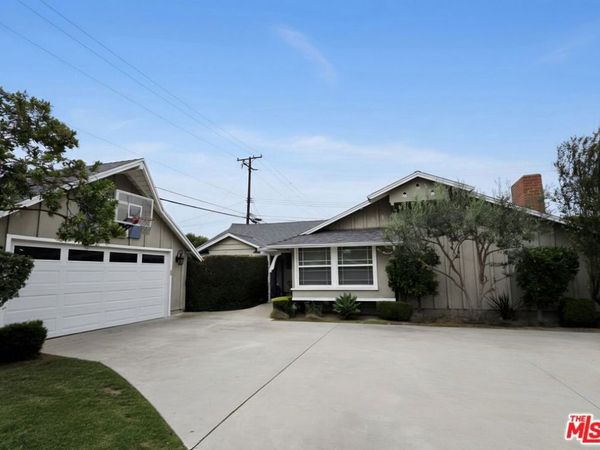 12041 Weatherby Road, Los Alamitos, CA 90720