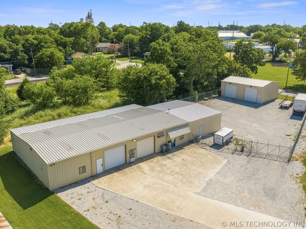 213 SW Moore Street SW, Ardmore, OK 73401
