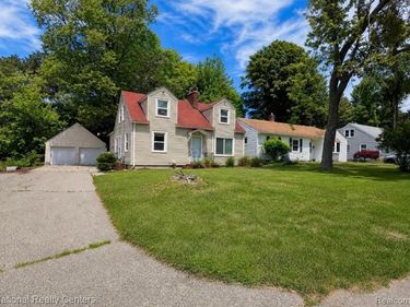 1142 Lilac Avenue, East Lansing, MI 48823