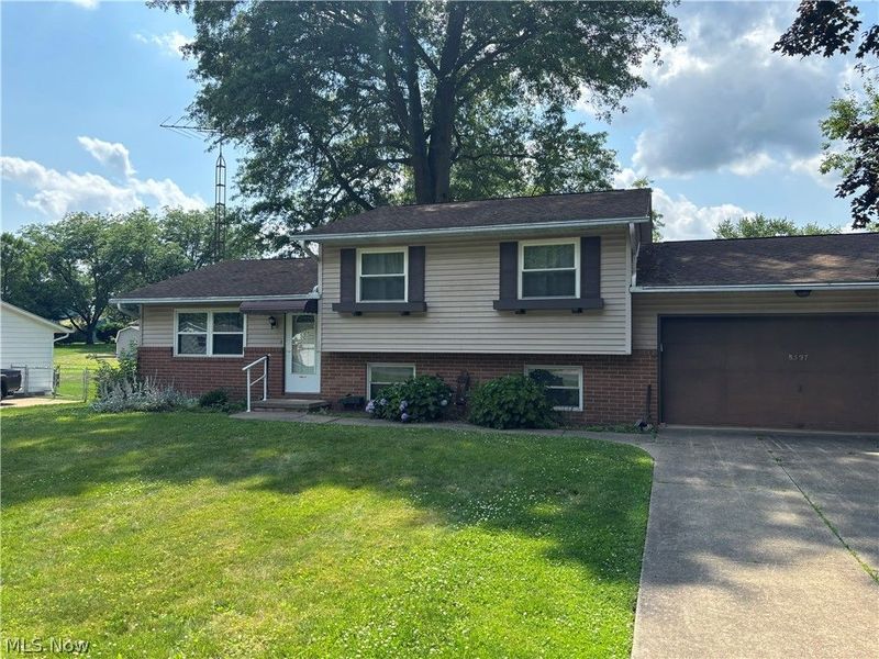 8597 Elmfield Street NW, Canal Fulton, OH 44614 Photo 2