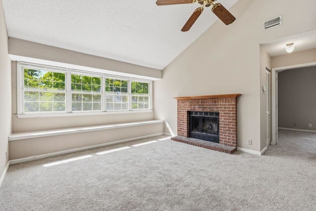 1205 Tiffany Ln.  Photo 4