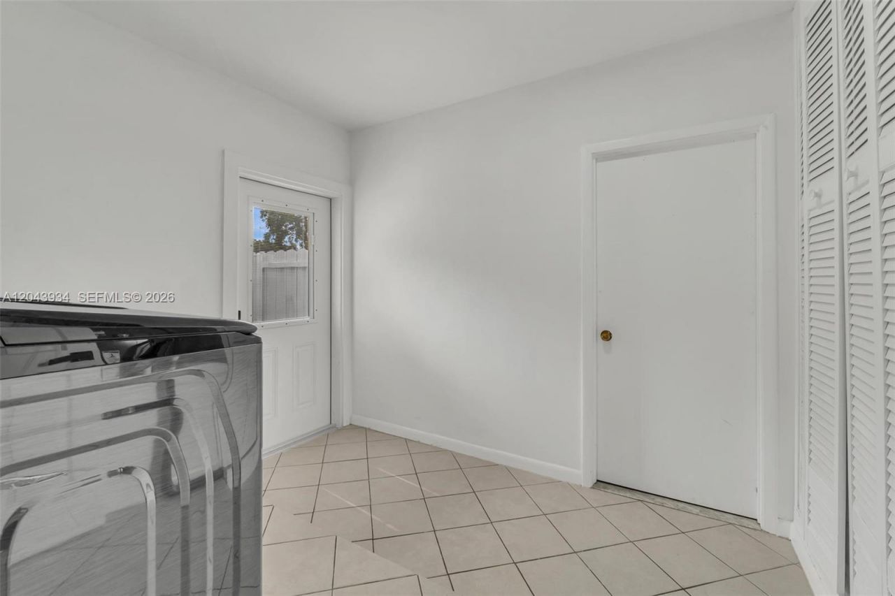 8970 SW 53rd St, Cooper City, FL 33328 Photo
