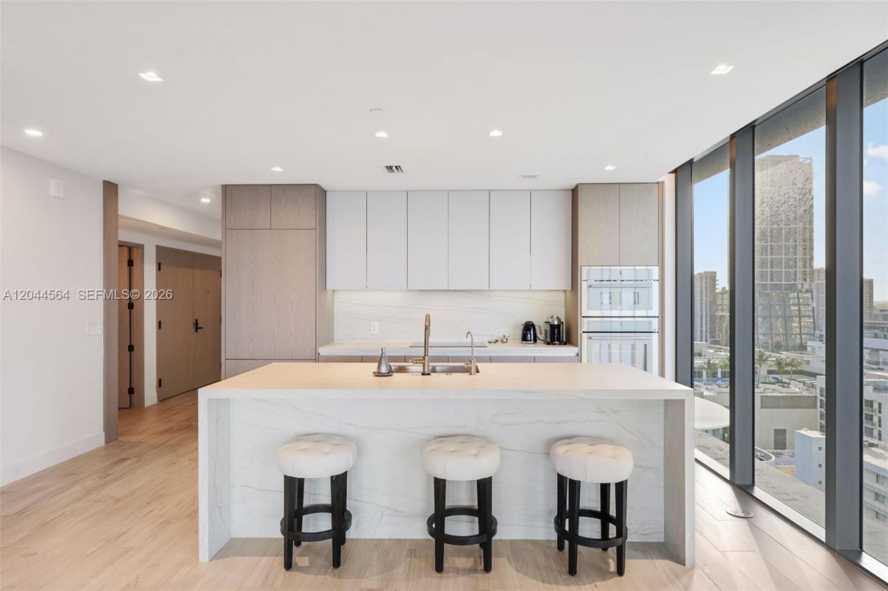 700 NE 24th Street, Unit 1401, Miami, FL 33137 Photo