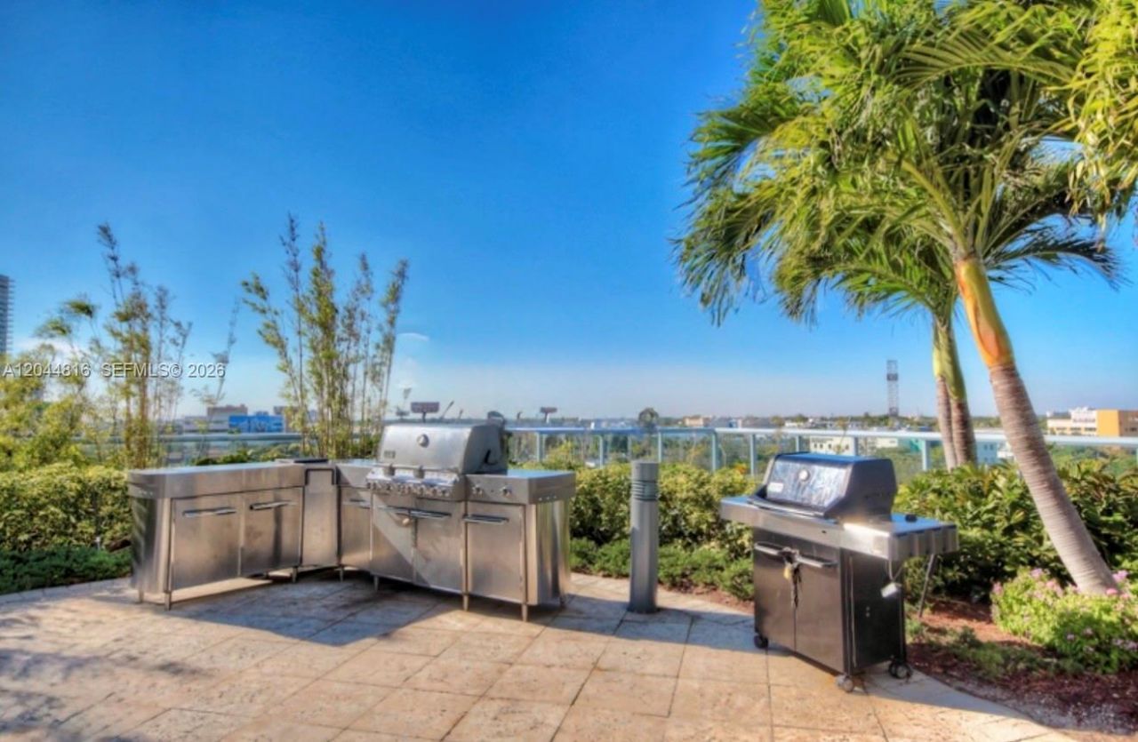 601 NE 36th St, Unit 1306, Miami, FL 33137 Photo
