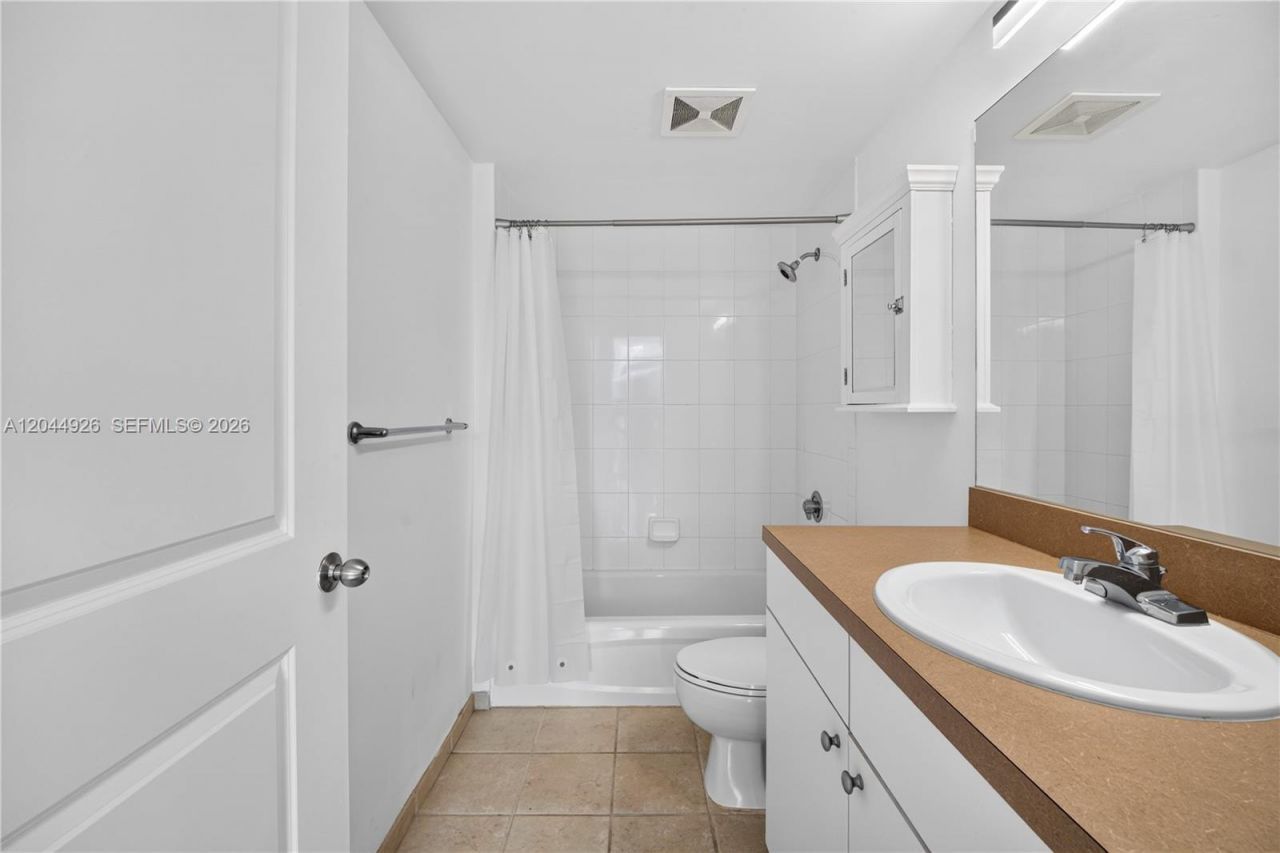 1250 S Miami Ave, Unit 2004, Miami, FL 33130 Photo
