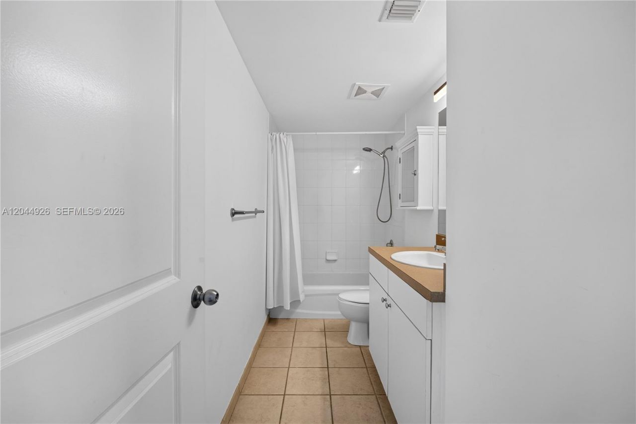 1250 S Miami Ave, Unit 2004, Miami, FL 33130 Photo