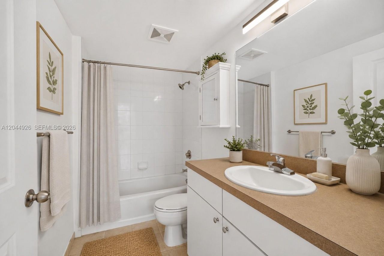 1250 S Miami Ave, Unit 2004, Miami, FL 33130 Photo