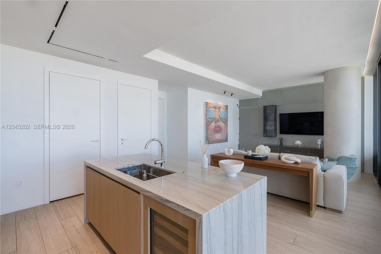 8701 Collins Ave , Unit 1103, Miami Beach, FL 33154 Photo