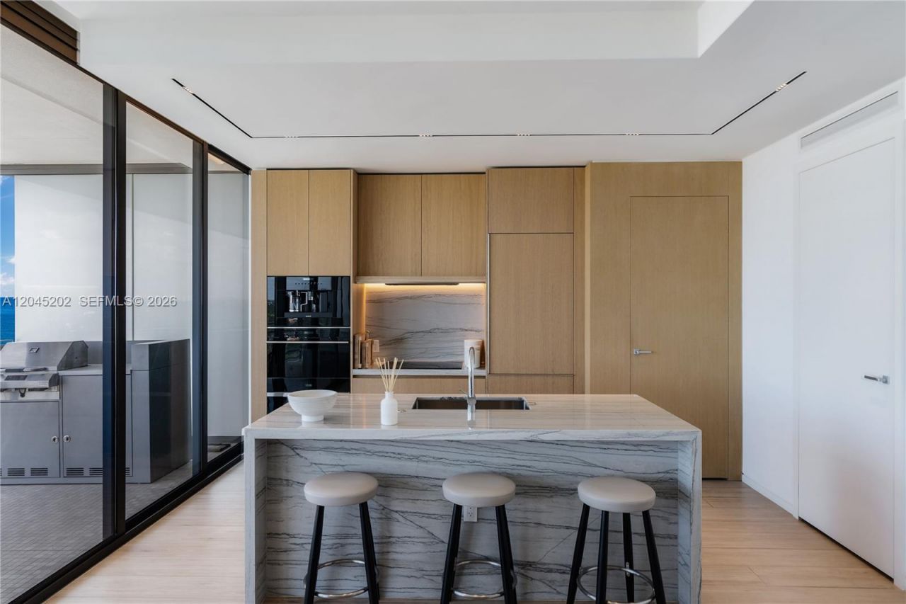 8701 Collins Ave , Unit 1103, Miami Beach, FL 33154 Photo