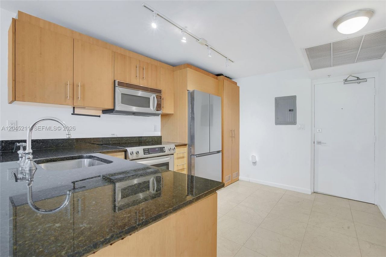 10275 Collins Ave , Unit 201, Bal Harbour, FL 33154 Photo