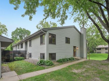 1386 Arden View Drive, Arden Hills, MN 55112