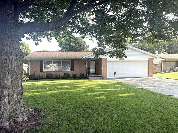 1419 Douglas Terrace , Dixon, IL 61021