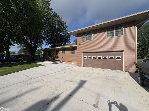 105 S Fort Avenue, Eagle Grove, IA 50533