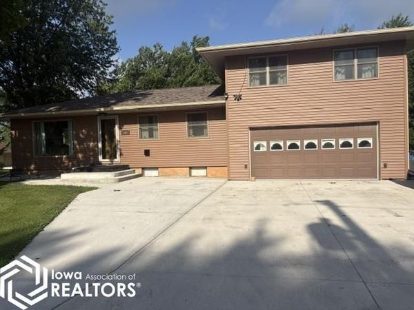 105 S Fort Avenue, Eagle Grove, IA 50533