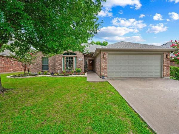 721 Morgan Drive, Burleson, TX 76028