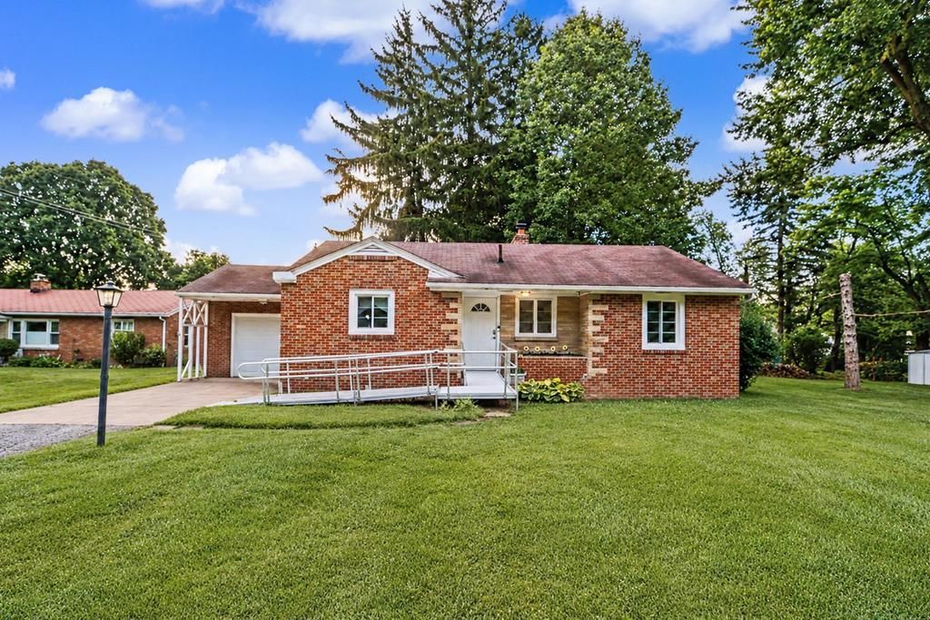 211 Oakwood Drive, Mansfield, OH 44906 Main Photo
