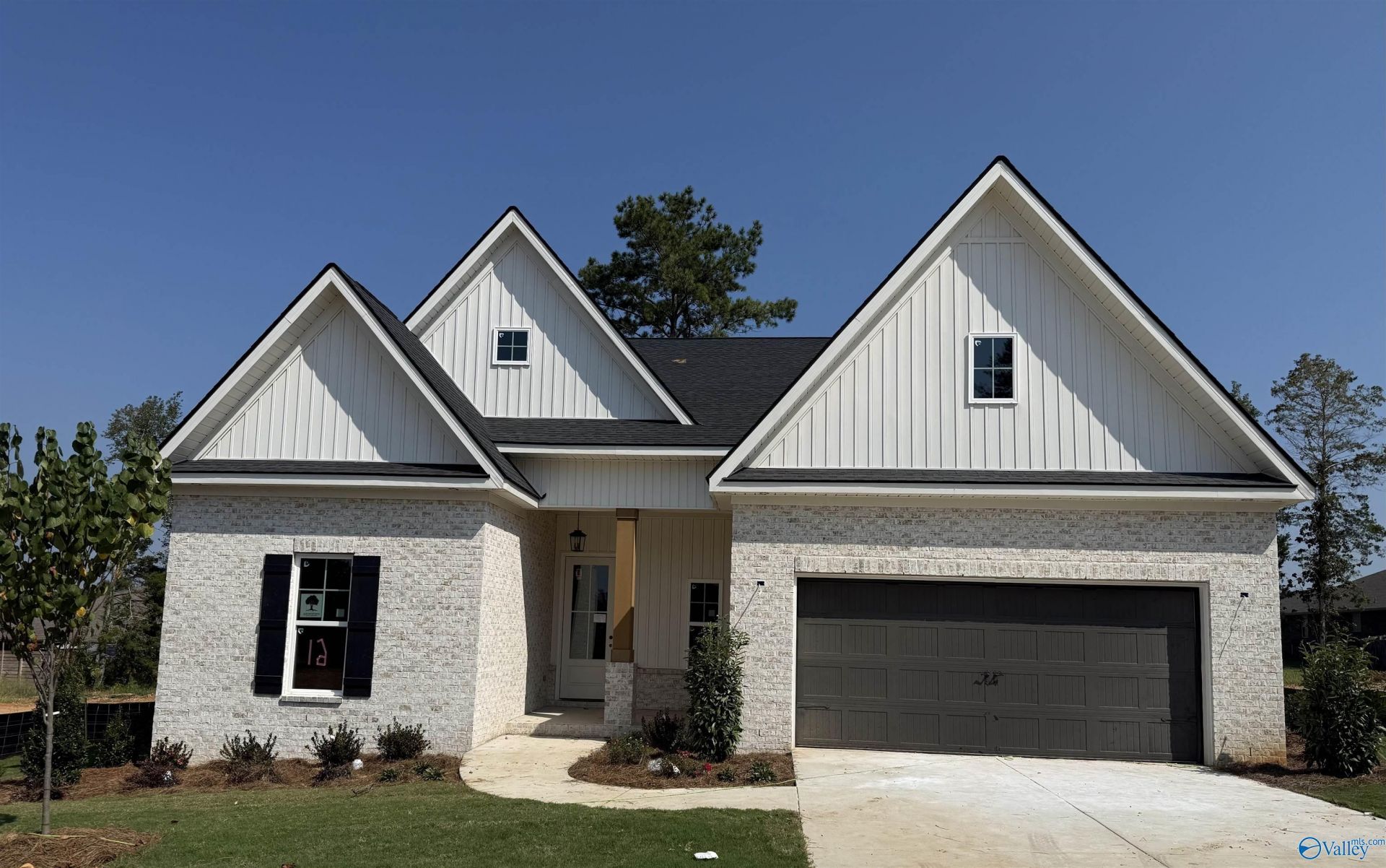 16 Belle Park Lane SW Huntsville, AL 35803