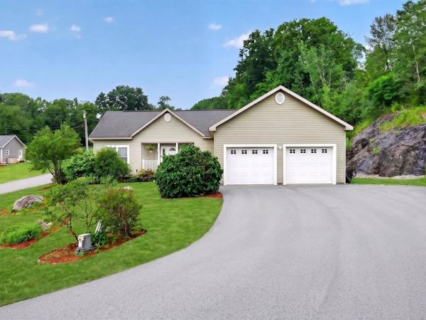 131 Butternut Road, Hartford, VT 05001