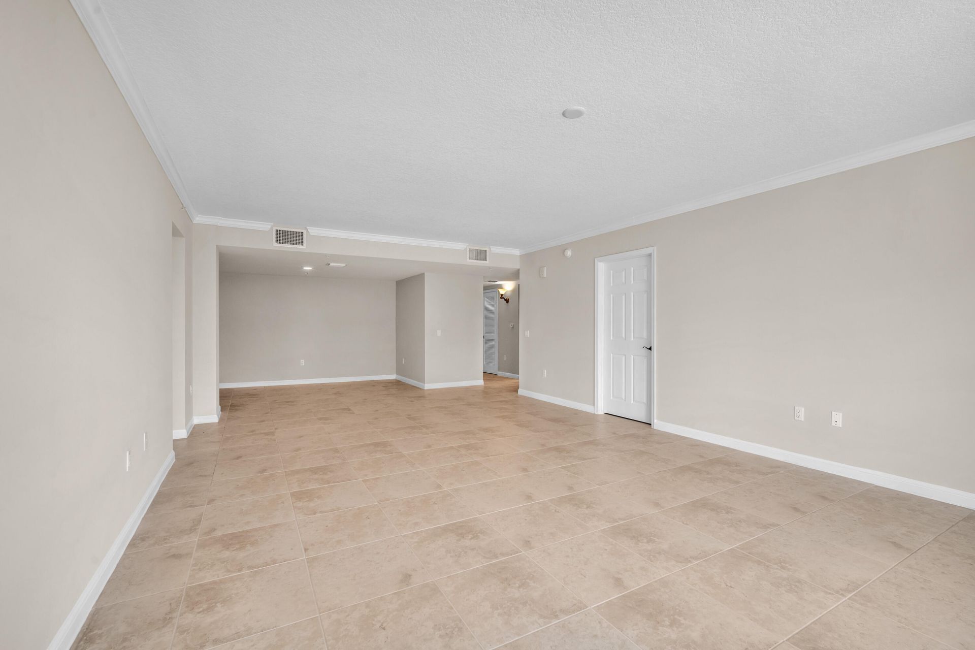 101 Plaza Real S, Unit 829, Boca Raton, FL 33432 Photo