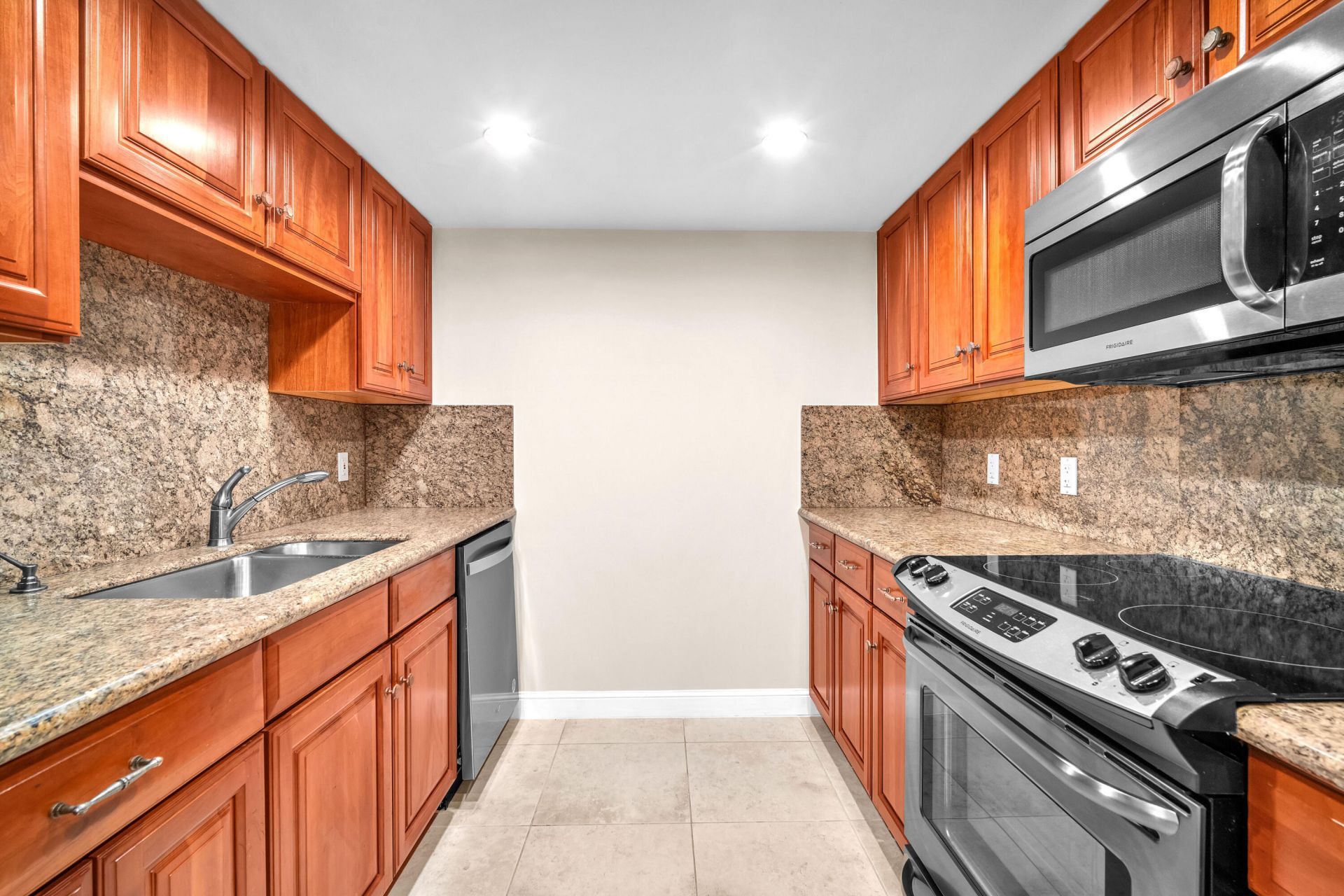 101 Plaza Real S, Unit 829, Boca Raton, FL 33432 Photo
