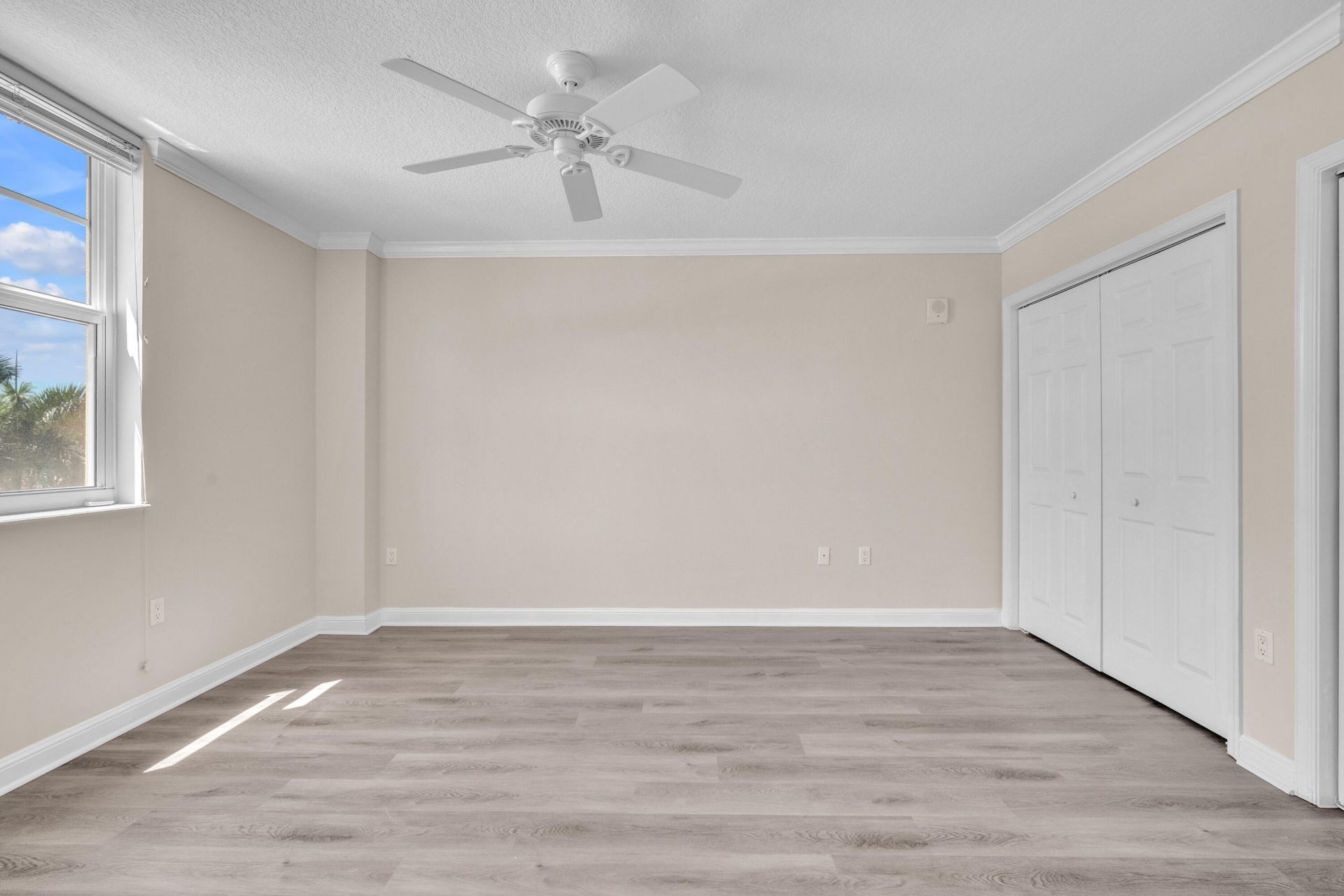 101 Plaza Real S, Unit 829, Boca Raton, FL 33432 Photo