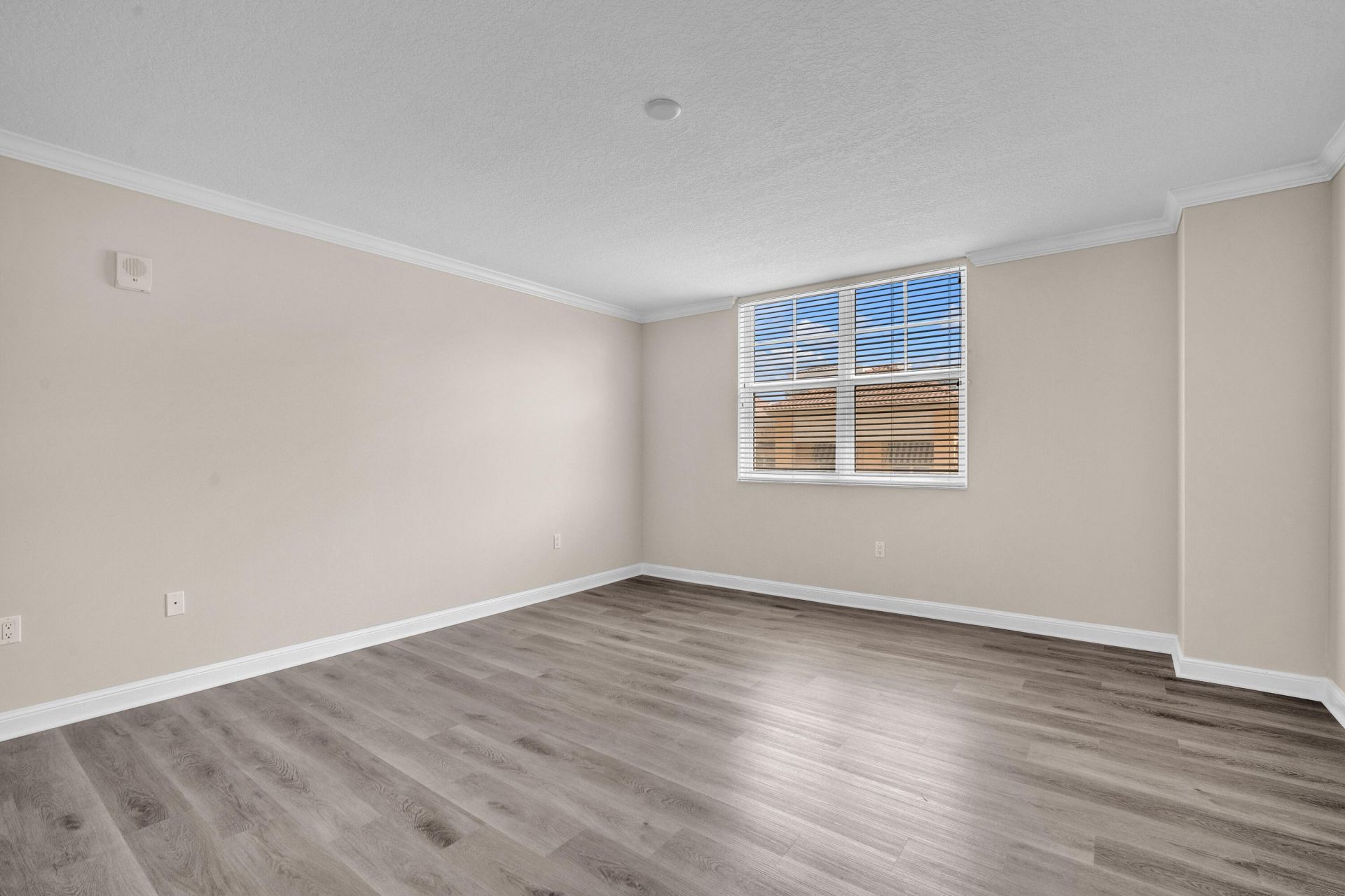 101 Plaza Real S, Unit 829, Boca Raton, FL 33432 Photo