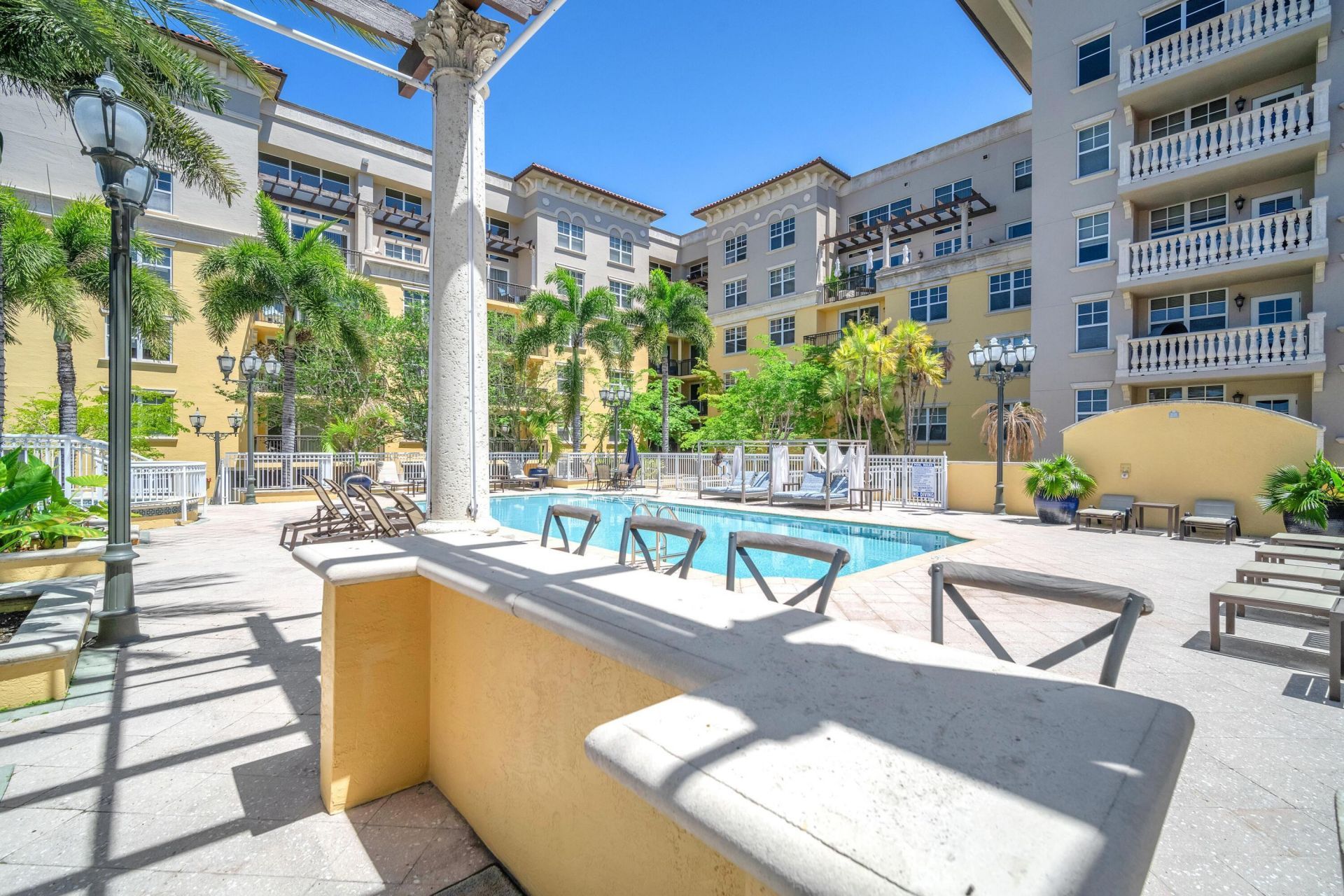 101 Plaza Real S, Unit 829, Boca Raton, FL 33432 Photo