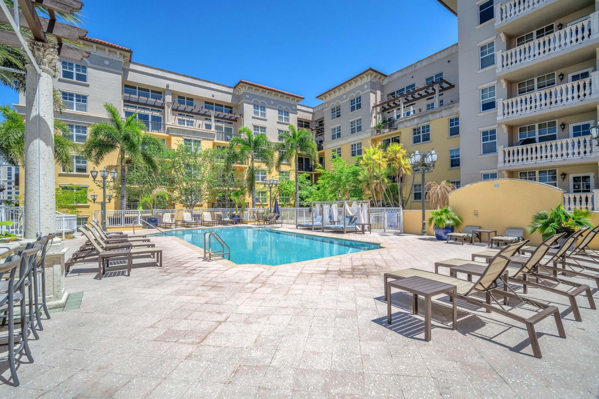 101 Plaza Real S, Unit 829, Boca Raton, FL 33432 Photo