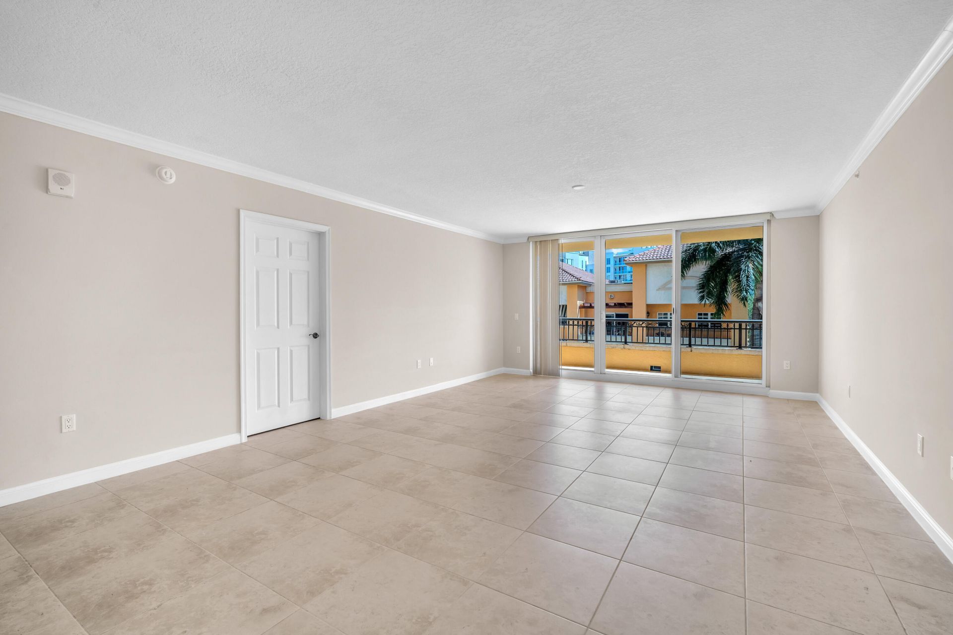 101 Plaza Real S, Unit 829, Boca Raton, FL 33432 Photo