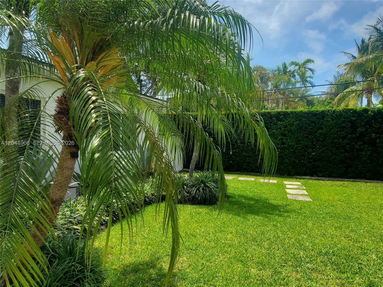 301 Hampton Ln , Key Biscayne, FL 33149 Photo