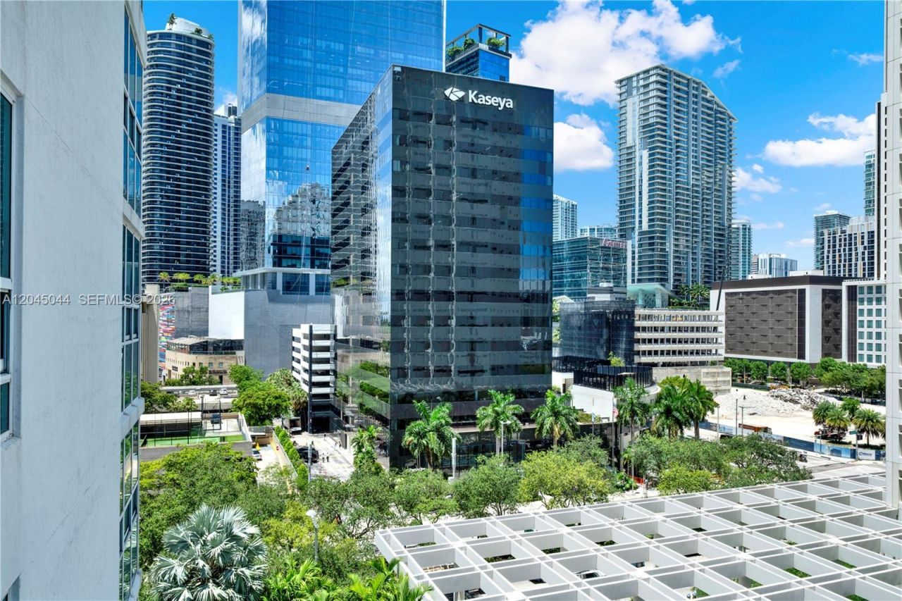 950 Brickell Bay Dr, Unit 802, Miami, FL 33131 Photo