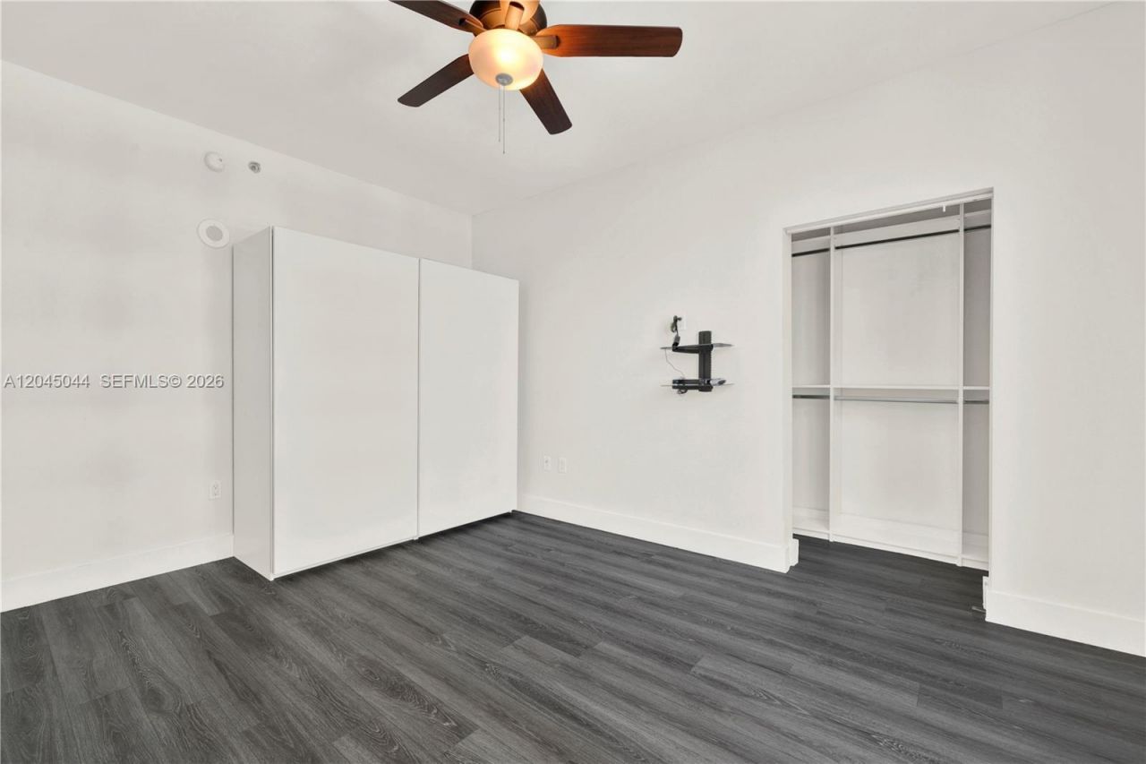 950 Brickell Bay Dr, Unit 802, Miami, FL 33131 Photo