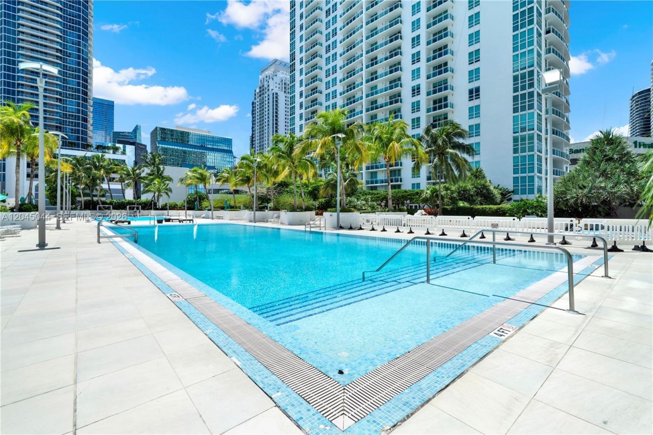950 Brickell Bay Dr, Unit 802, Miami, FL 33131 Photo