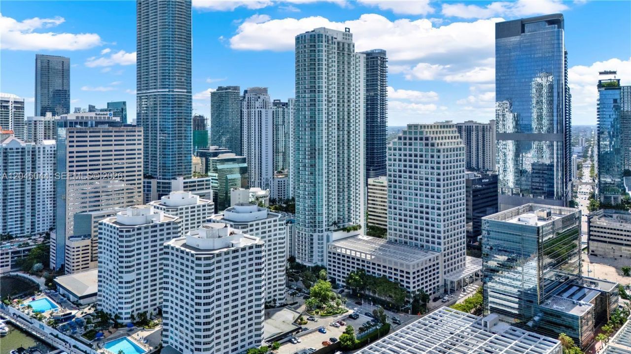 950 Brickell Bay Dr, Unit 802, Miami, FL 33131 Photo