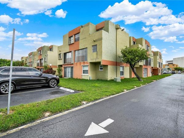 9390 W Flagler St, Unit 218F, Miami, FL 33174