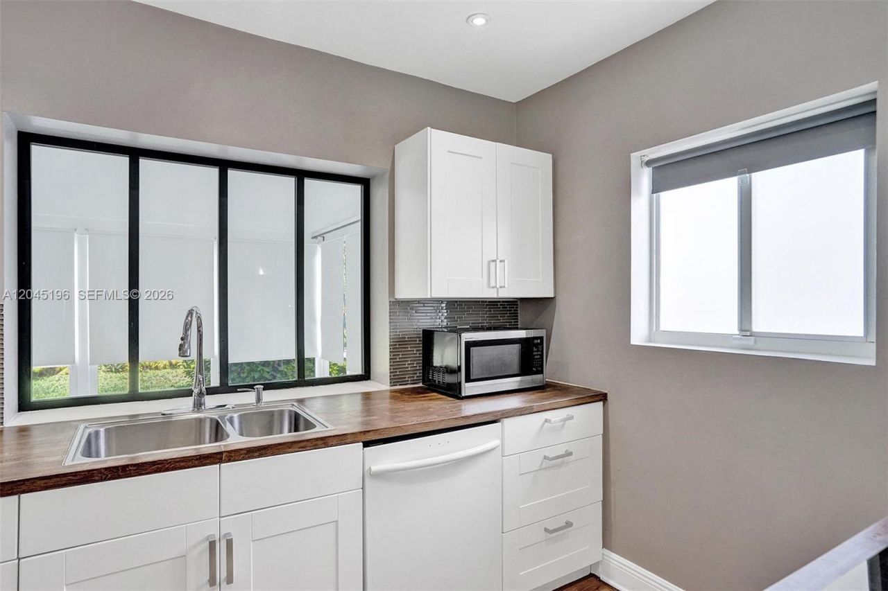9040 Carlyle Ave , Surfside, FL 33154 Photo