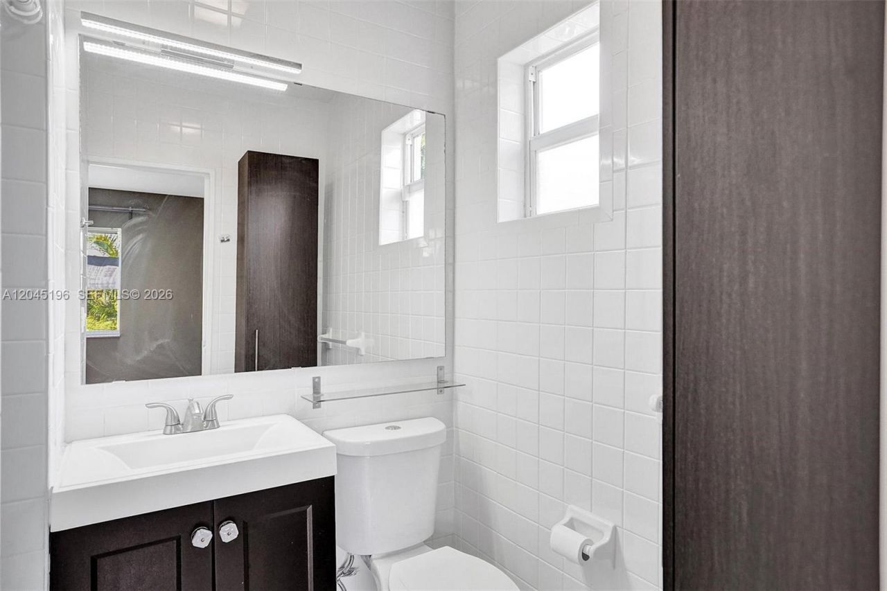 9040 Carlyle Ave , Surfside, FL 33154 Photo