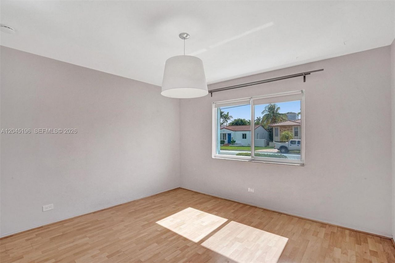 9040 Carlyle Ave , Surfside, FL 33154 Photo