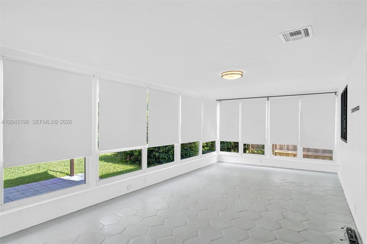 9040 Carlyle Ave , Surfside, FL 33154 Photo