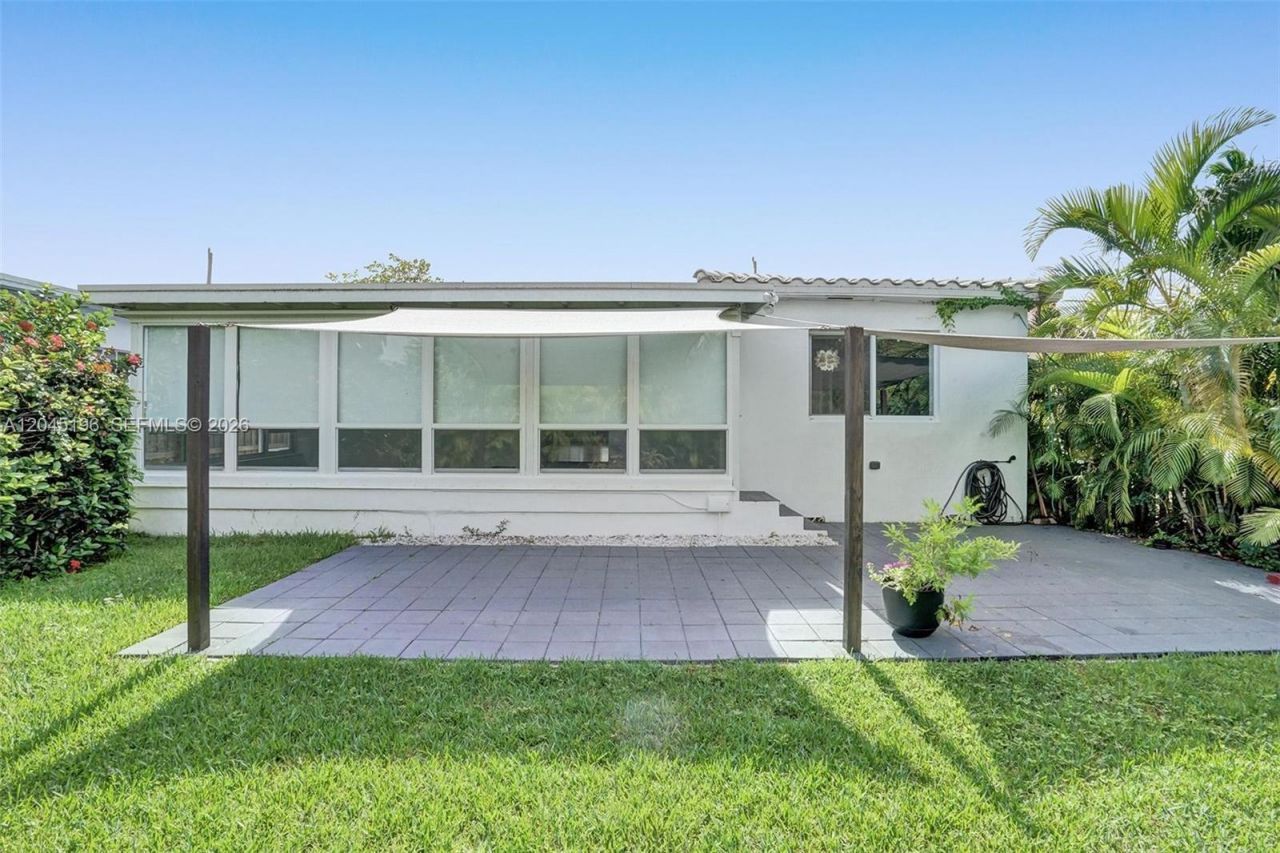 9040 Carlyle Ave , Surfside, FL 33154 Photo